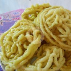 Krupuk Kuning Kriting