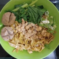 Mie Lebar Bakso