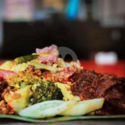 Nasi Gurih Daging Rendang