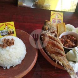 Nasi Ikan Goreng