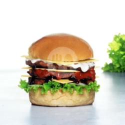 Big Beef Burger ( 3 Lapis Sapi, 3 Lapis Keju )