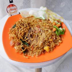 Nasi Goreng Karee Keriting