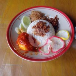 Nasi Uduk Telur Balado