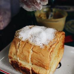 Ropang/roti Bakar Srikaya Kelapa