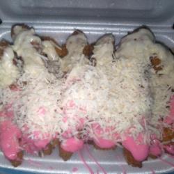 Pisang Krispy Toping Vanila Kombinasi Stroberry Keju Parut