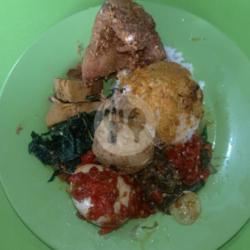 Nasi Ayam Goreng Perkedel  Telor Bulat