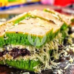 Pandan Keju Special Isi 10 Potong