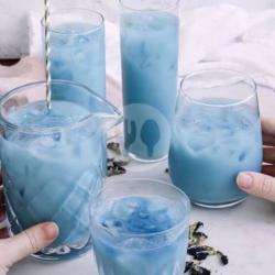 Vanilla Blue Ice Milk