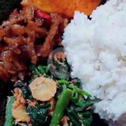 Nasi Urap Ikan Cuwe