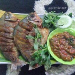 Ikan Bawal Tawar Goreng