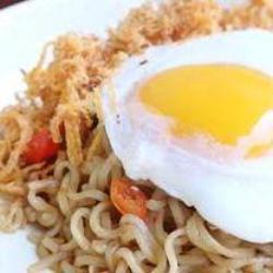 Indomie Goreng Rasa Ayam Geprek