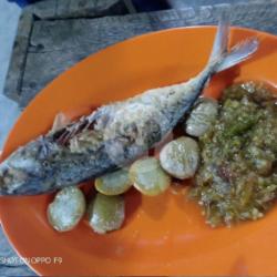 Ikan Asin Pedak Jengkol Sambl Ijo