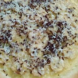 Martabak Manis Kacang Coklat Pisang Kismis