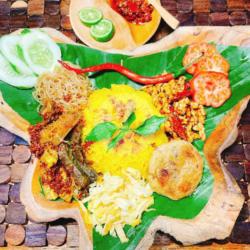 Nasi Kuning Babat Paru Usus Sapi Serundeng