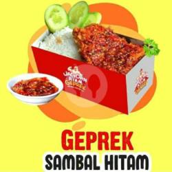 Ayam Geprek Sambal Hitam