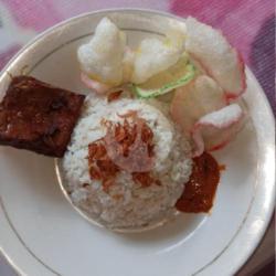 Nasi Uduk Semur Tahu/tempe