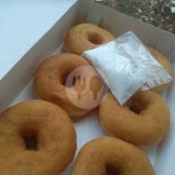 Donat Besar Bolong Gula Halus