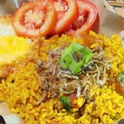 Nasi Goreng Kunyit, Teri Asin, Telor Ceplok