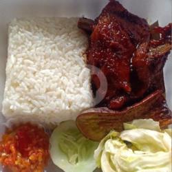 Nasi Ayam Bacem Lalapan