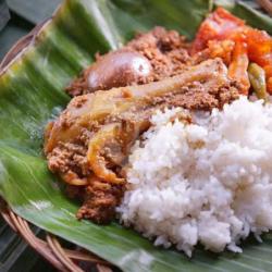 Nasi Gudeg Telur Ayam Suwir