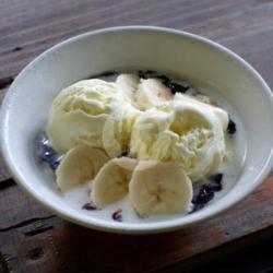 Bubur Ketan Hitam Pisang