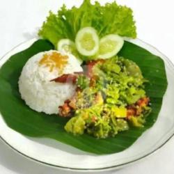 Nasi Sego Ayam Goreng Sambel Ijo Heran