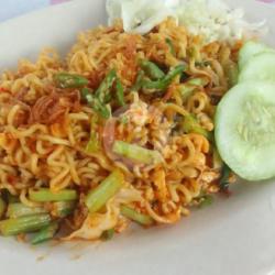 Mie Goreng Pedas Istimewa