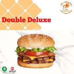 Double Deluxe Burger