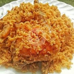 Lalapan Ayam Kremes Tampa Nasi