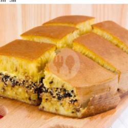 Martabak Bangka Kismis Wijen