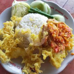 Ayam Kremes Kriuk Geprek   Nasi