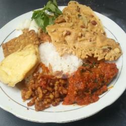 Nasi Pecel Ikan Laut Bumbu Balado