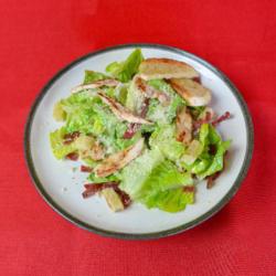 Cesar Salad With Chicken And Smoked Beef