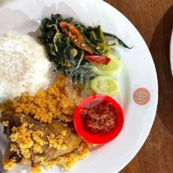 Bebek Kremes (tanpa Nasi)