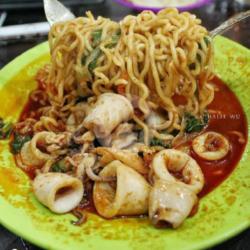 Indomie Cumi-cumi  Telur