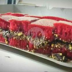 Martabak Manis Red Velvet Kacang Coklat