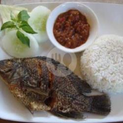 Nasi Ikan Mujaer Penyet