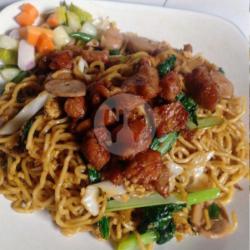 Mieyago ( Mie Ayam Goreng)