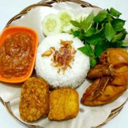 Nasi Ayam Goreng Besar