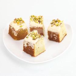 Pistachio Cake (slice)