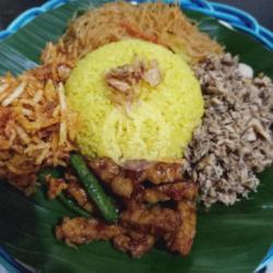 Nasi Kuning Ikan Cakalang Suwir