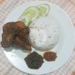 Nasi Dada Ayam Rica Rica Bumbu Item