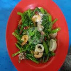 Kangkung Seafood ( Cumi  Udang)