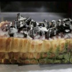 Roti Bakar Greentea Oreo