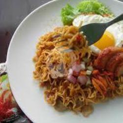 Indomie Spesial Telor   Pentol Sosis