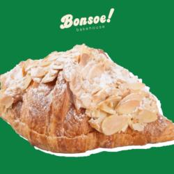 Almond Croissant