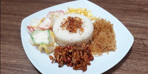 Warung Nasi Uduk Dan Lontong Sayur Bu Satriyadi, Cileungsi