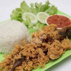 Nasi Lele Kremes