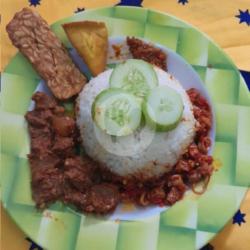 Nasi Liwet Cumi Balado Kikil Sapi Bumbu Kacang Pedas Manis