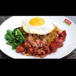 Indomie Rasa Rendang   Nasi   Telur   Sosis Free Es Teh / Teh Hangat